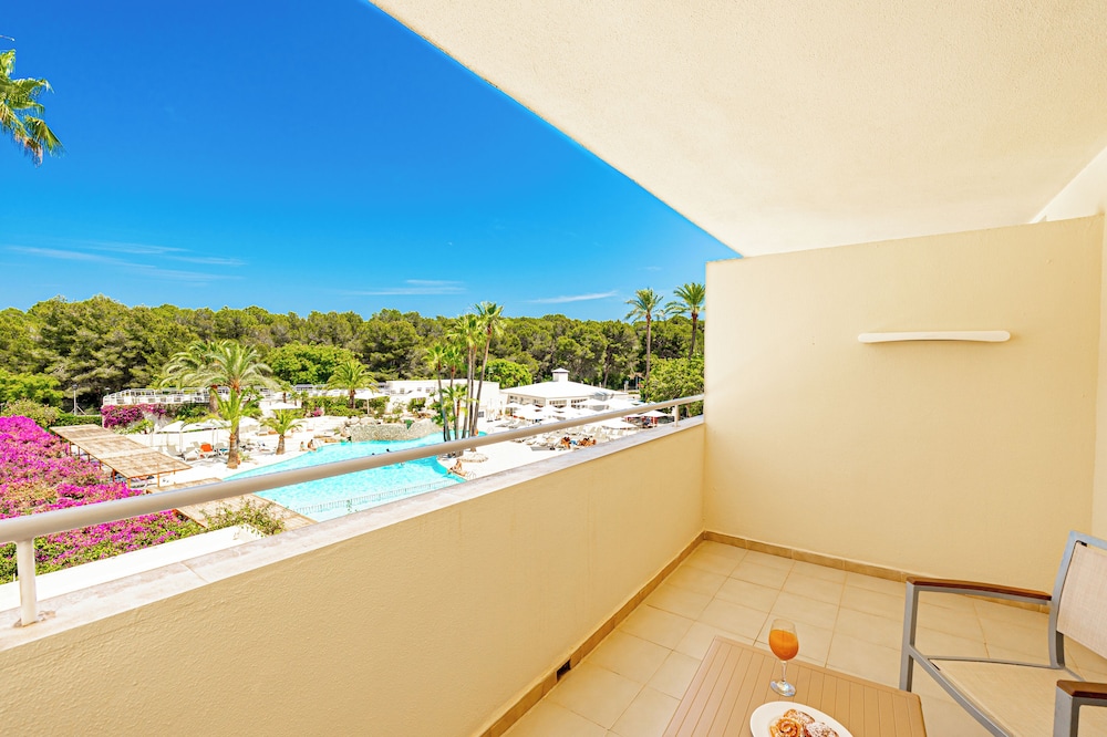 Intelier Rosella Hotel by Intelier Hotels & Suites — Swimming pool in Sa Coma, Balearic Islands