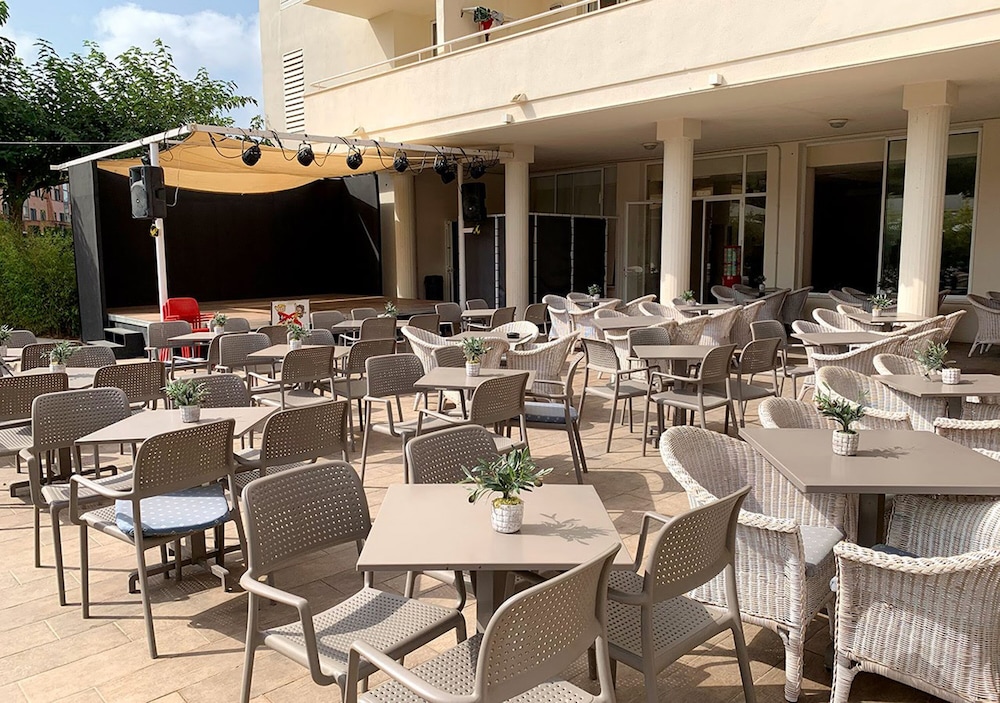 Intelier Rosella Hotel by Intelier Hotels & Suites — Restaurant & bars in Sa Coma, Balearic Islands
