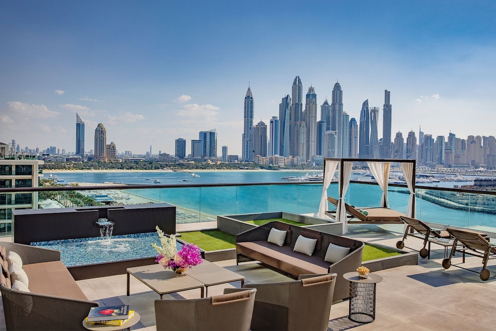 Marriott Resort Palm Jumeirah, Dubai — Restaurant & bars in Dubai