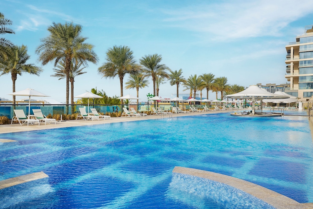 Marriott Resort Palm Jumeirah, Dubai — Swimming pool in Dubai
