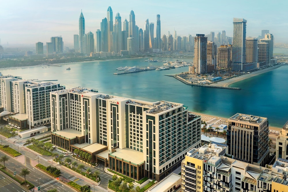 Marriott Resort Palm Jumeirah, Dubai — Hotel building in Dubai