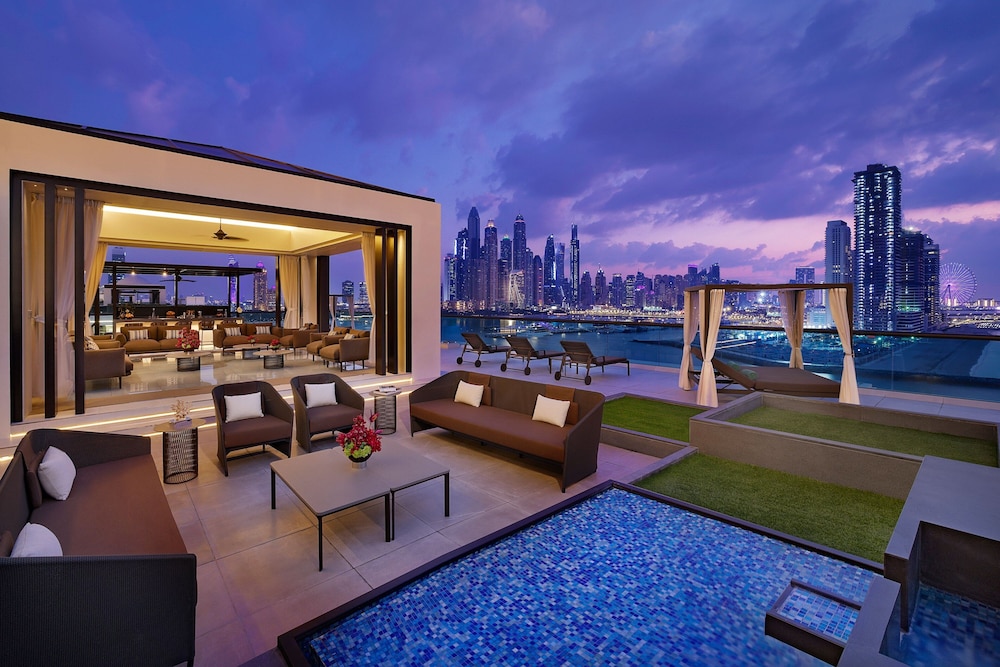 Marriott Resort Palm Jumeirah, Dubai — Restaurant & bars in Dubai