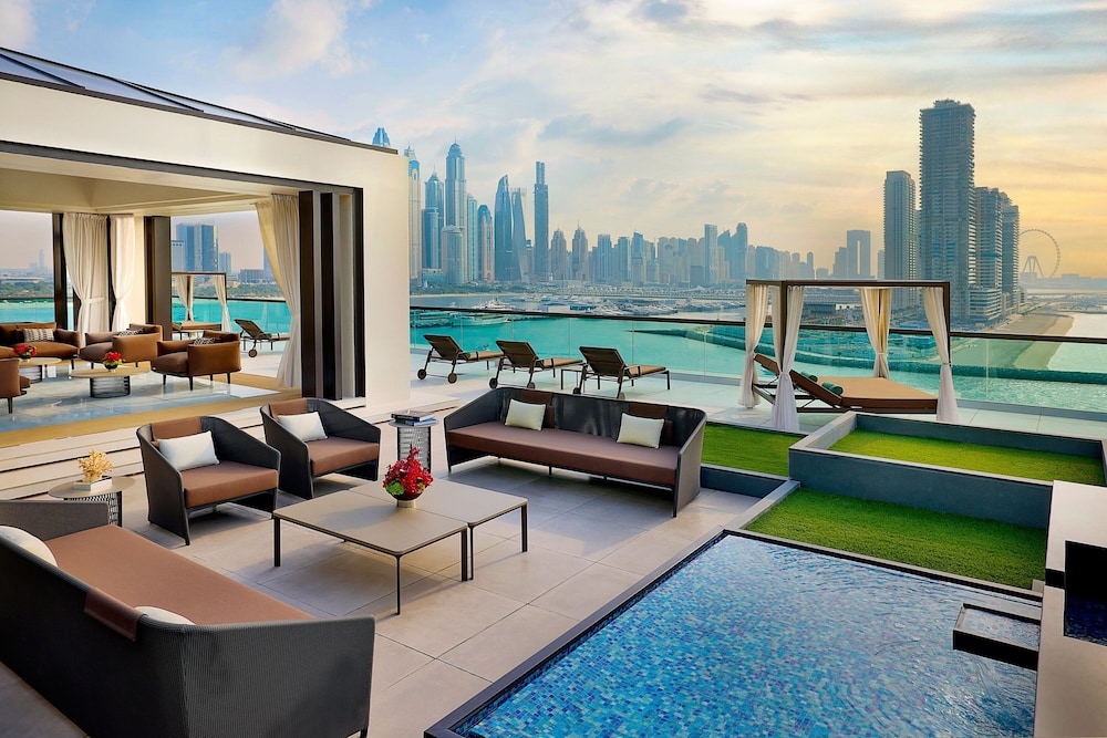 Marriott Resort Palm Jumeirah, Dubai — Swimming pool in Dubai