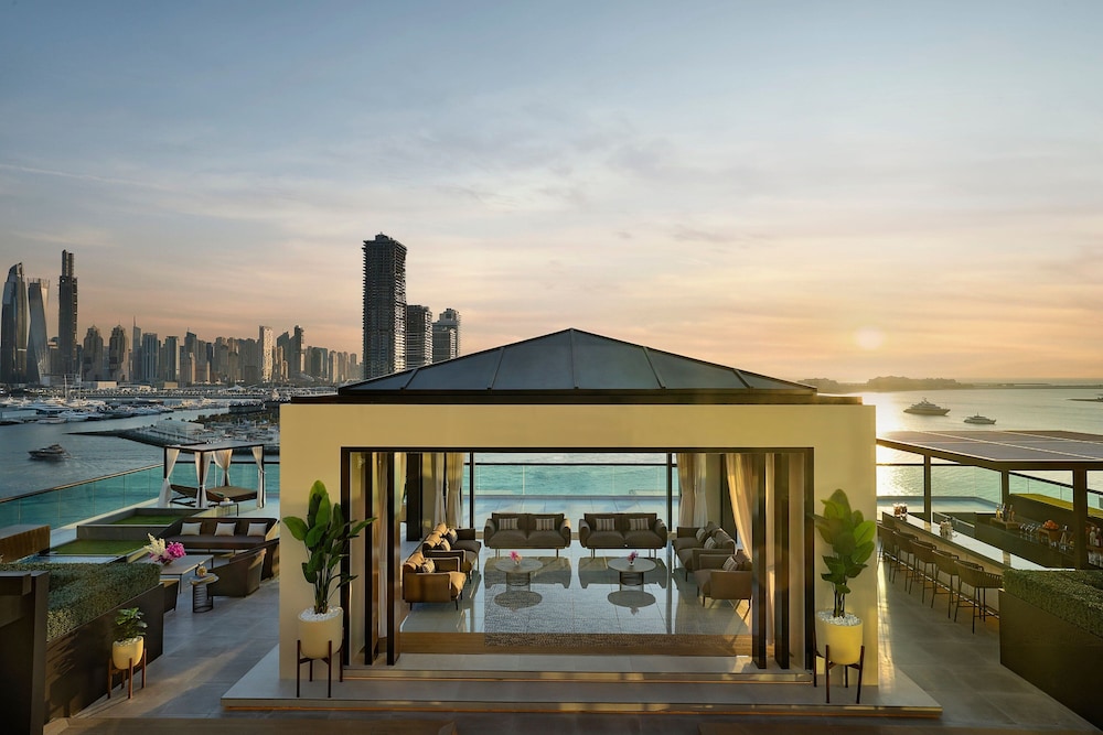 Marriott Resort Palm Jumeirah, Dubai — Restaurant & bars in Dubai
