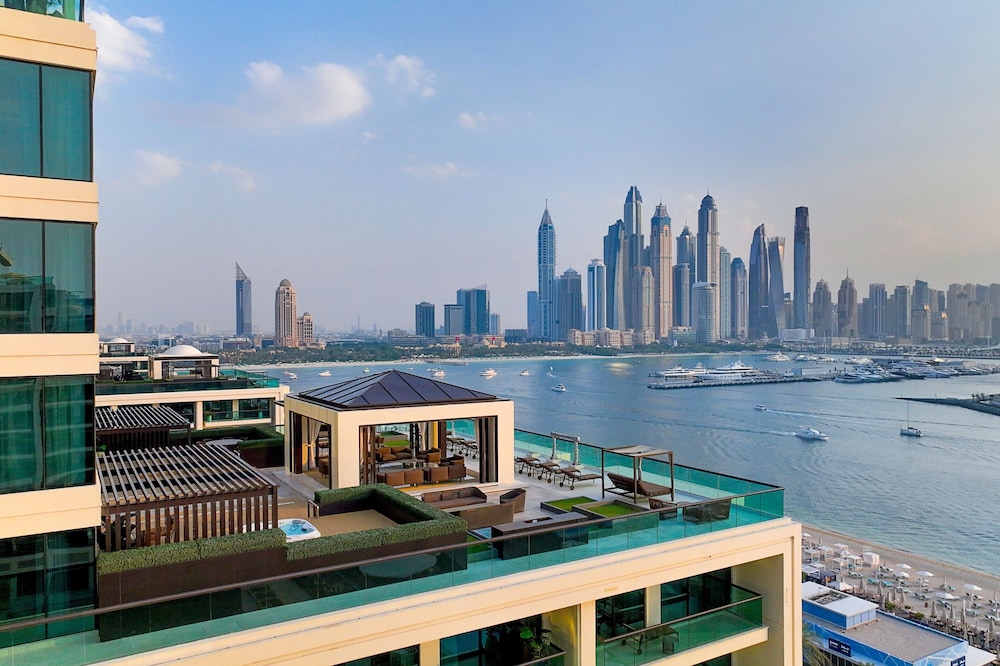 Marriott Resort Palm Jumeirah, Dubai — Hotel building in Dubai