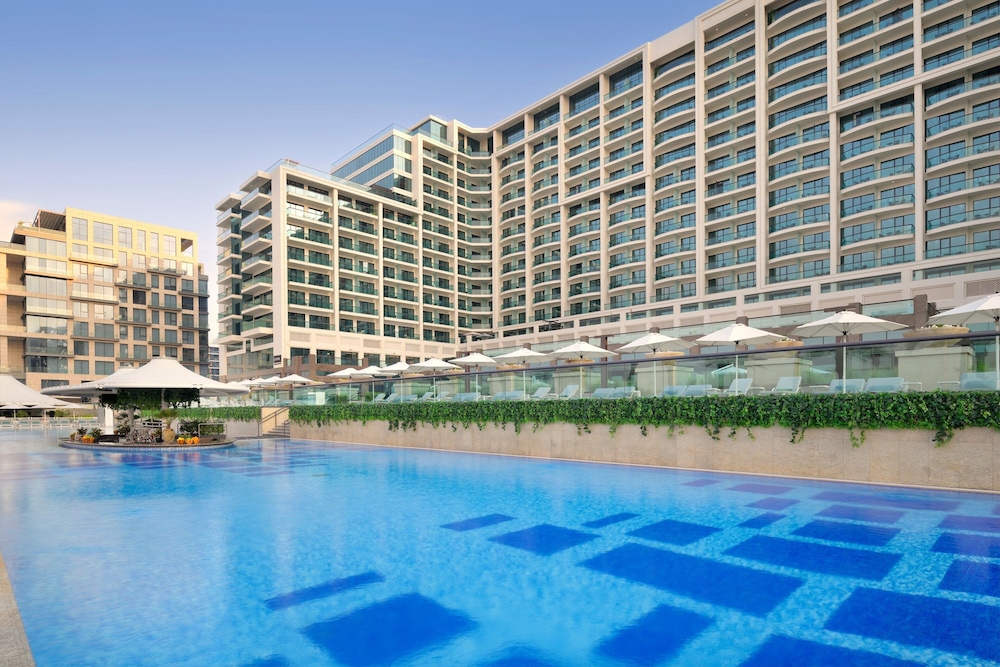 Marriott Resort Palm Jumeirah, Dubai — Swimming pool in Dubai