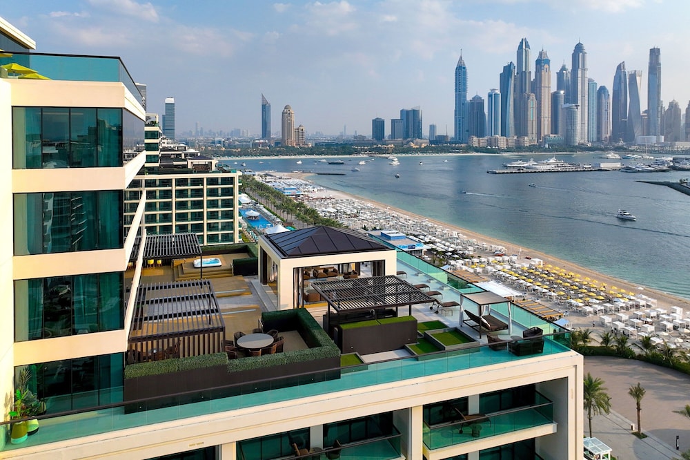 Marriott Resort Palm Jumeirah, Dubai — Hotel building in Dubai