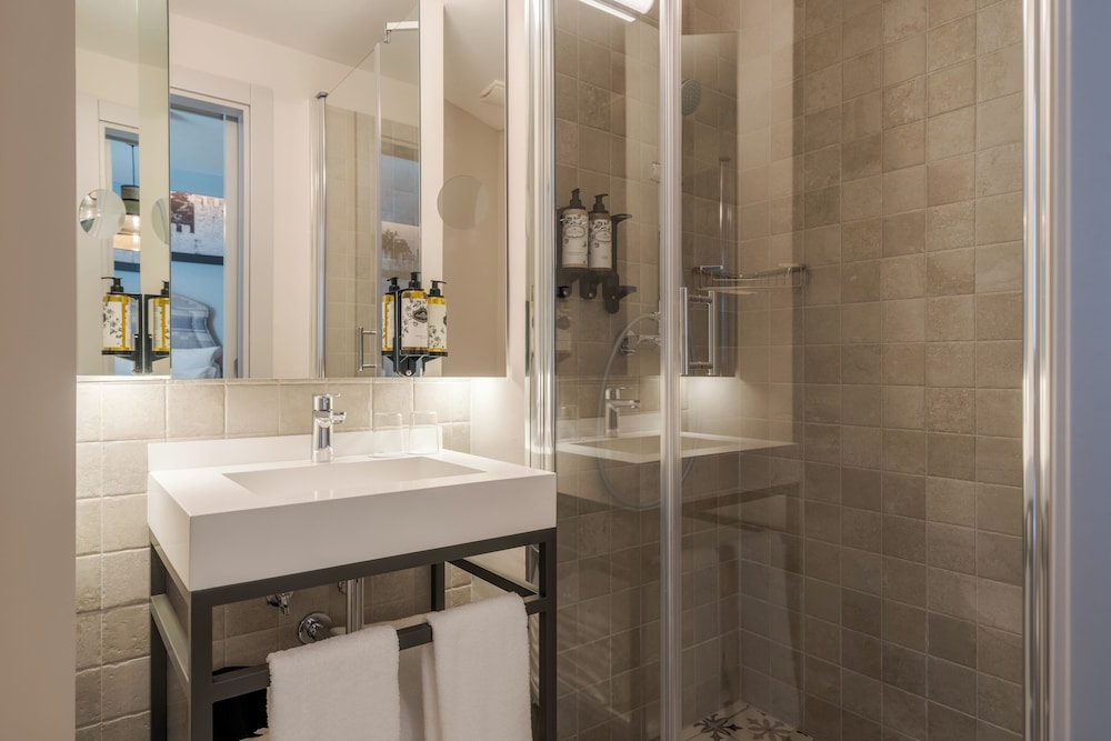 Pousada Alfama — Hotel rooms in Lisbon, Lisboa