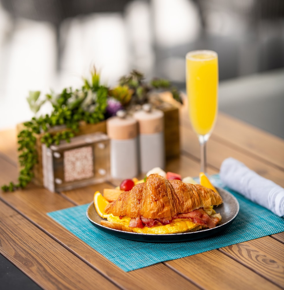 The Elser Hotel Miami — Restaurant & bars in Miami, Florida