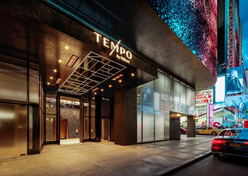 Tempo by Hilton New York Times Square — Hotel building in New York City, New York State