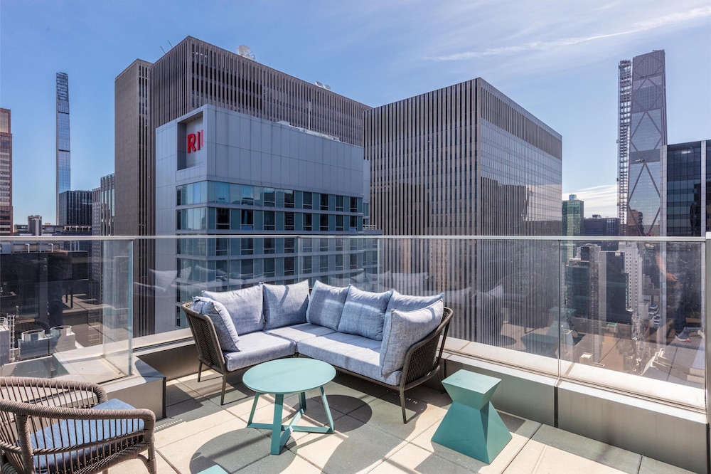 Tempo by Hilton New York Times Square — Hotel building in New York City, New York State