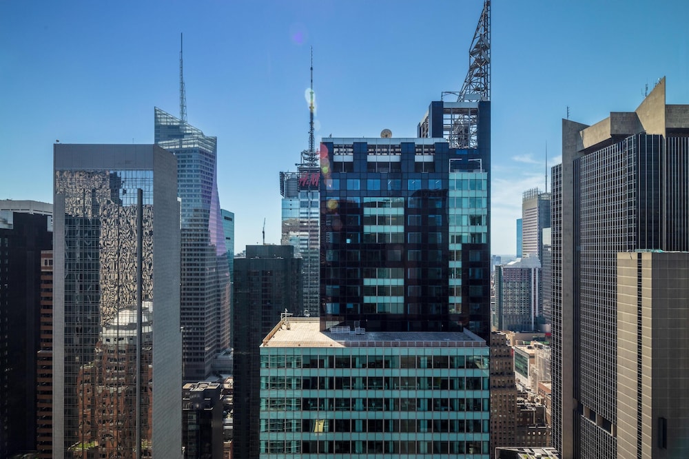 Tempo by Hilton New York Times Square — Hotel building in New York City, New York State