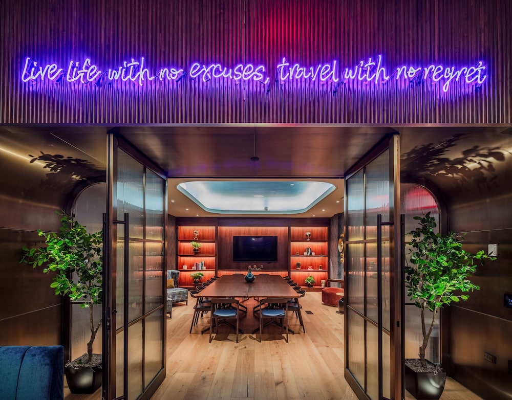 Tempo by Hilton New York Times Square — Restaurant & bars in New York City, New York State