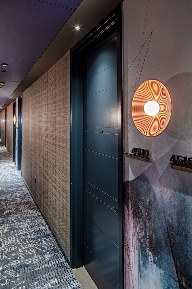 Tempo by Hilton New York Times Square — Hotel building in New York City, New York State
