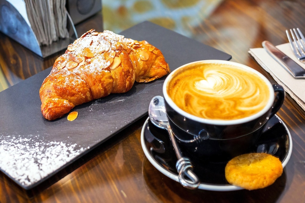 Tempo by Hilton New York Times Square — Restaurant & bars in New York City, New York State