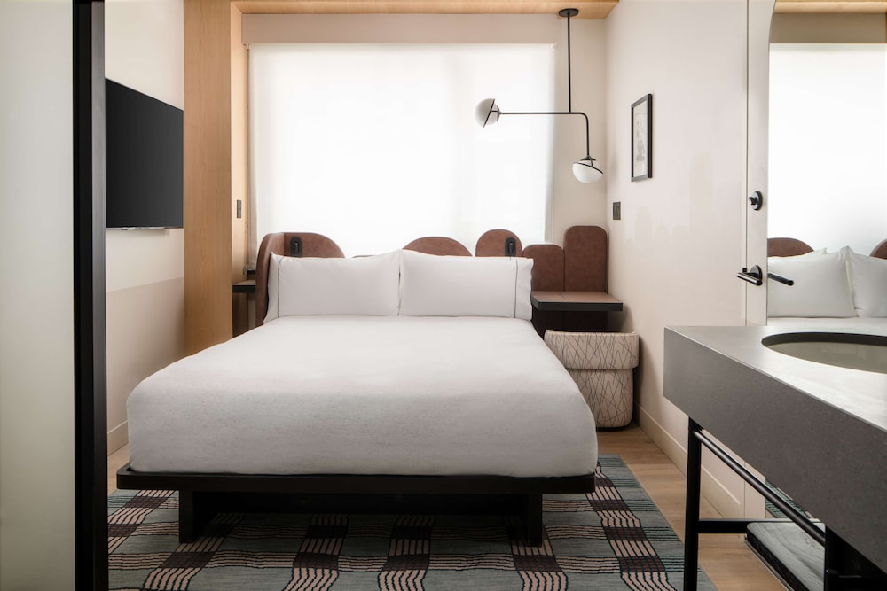 Motto By Hilton New York City Times Square — Hotel rooms in New York City, New York State