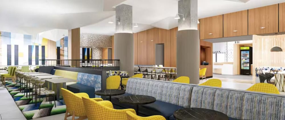 Hampton Inn New York Times Square — Restaurant & bars in New York City, New York State