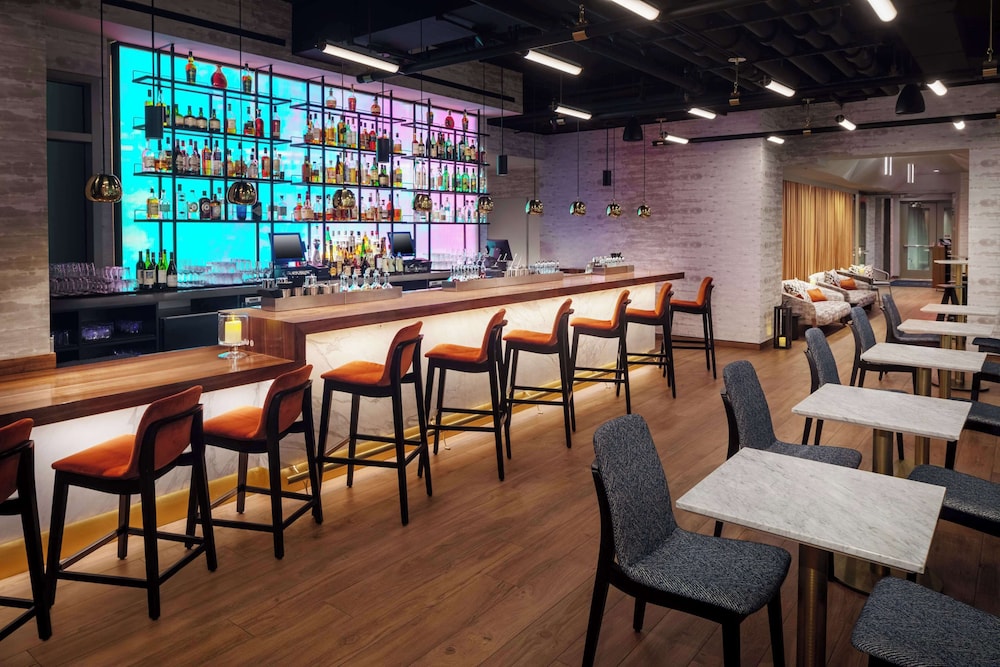 Hampton Inn New York Times Square — Restaurant & bars in New York City, New York State