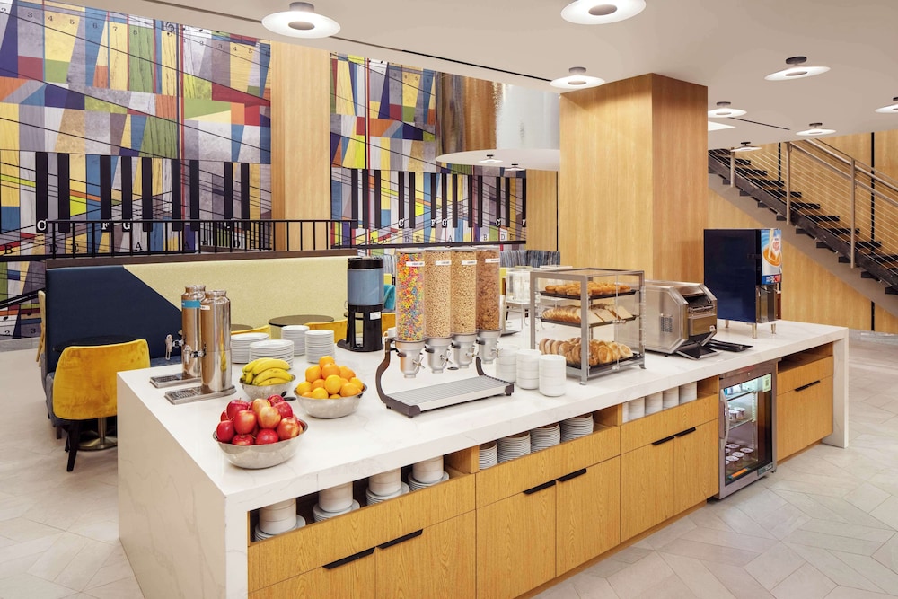 Hampton Inn New York Times Square — Restaurant & bars in New York City, New York State