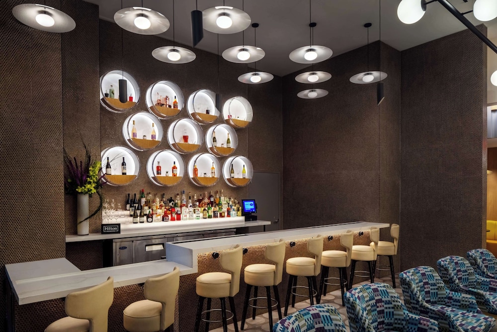 Hampton Inn New York Times Square — Restaurant & bars in New York City, New York State