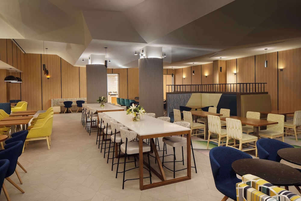 Hampton Inn New York Times Square — Restaurant & bars in New York City, New York State