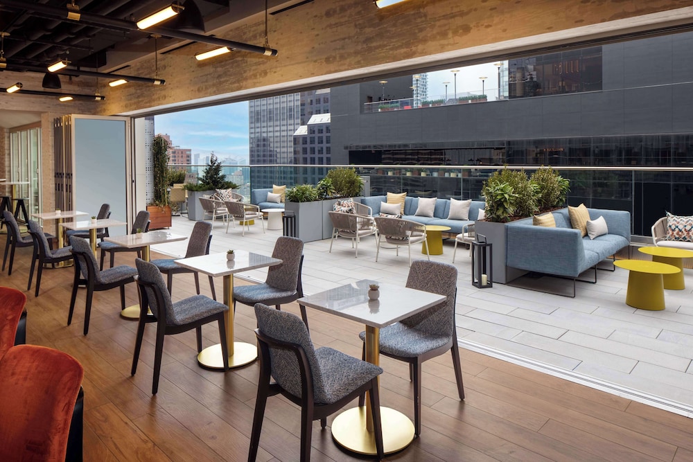 Hampton Inn New York Times Square — Restaurant & bars in New York City, New York State