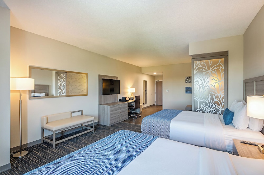 Pestana Orlando Suites - Lake Buena Vista — Hotel rooms in Orlando, Florida