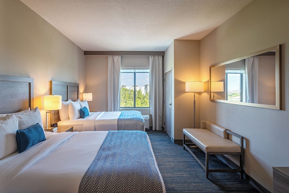 Pestana Orlando Suites - Lake Buena Vista — Hotel rooms in Orlando, Florida