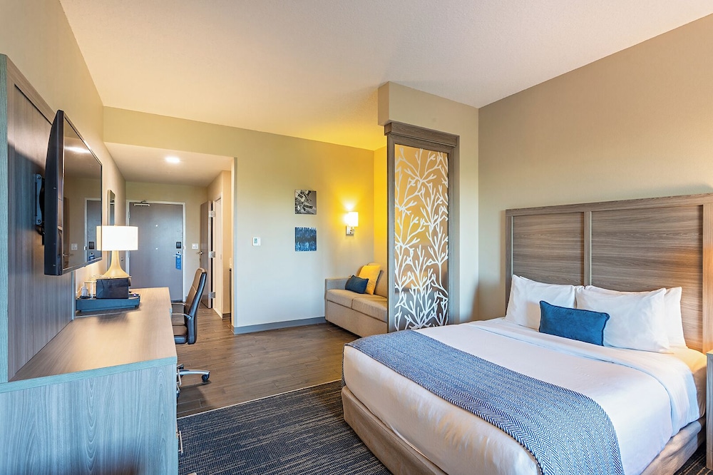 Pestana Orlando Suites - Lake Buena Vista — Hotel rooms in Orlando, Florida