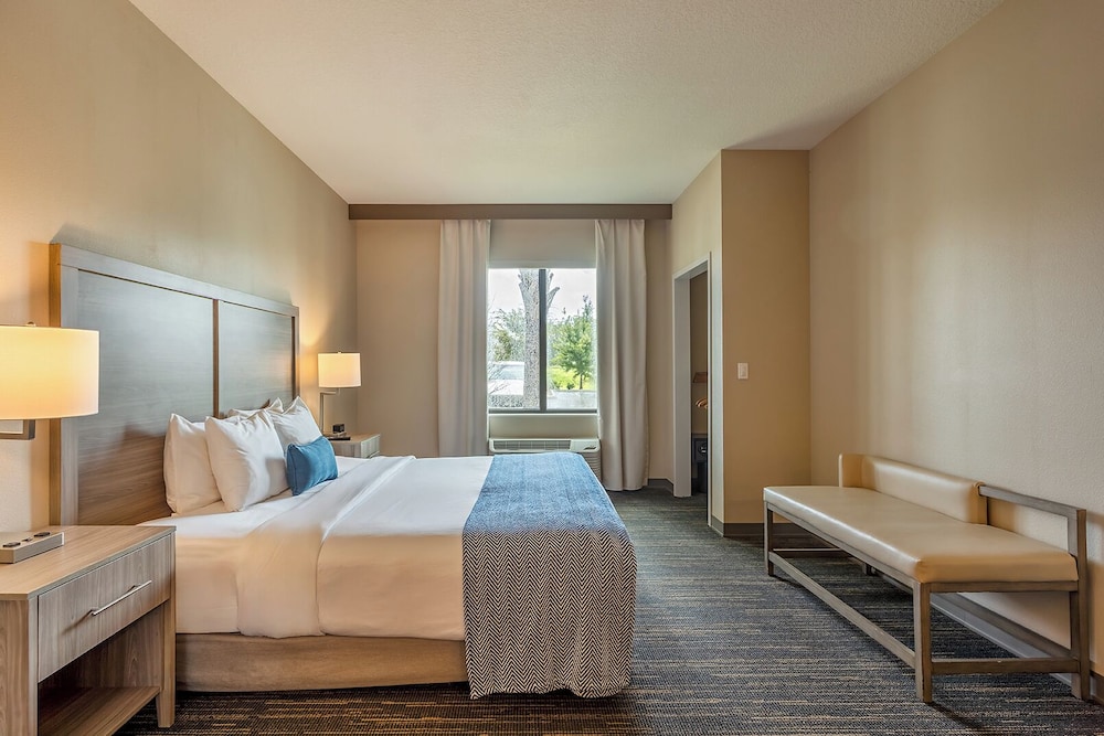 Pestana Orlando Suites - Lake Buena Vista — Hotel rooms in Orlando, Florida
