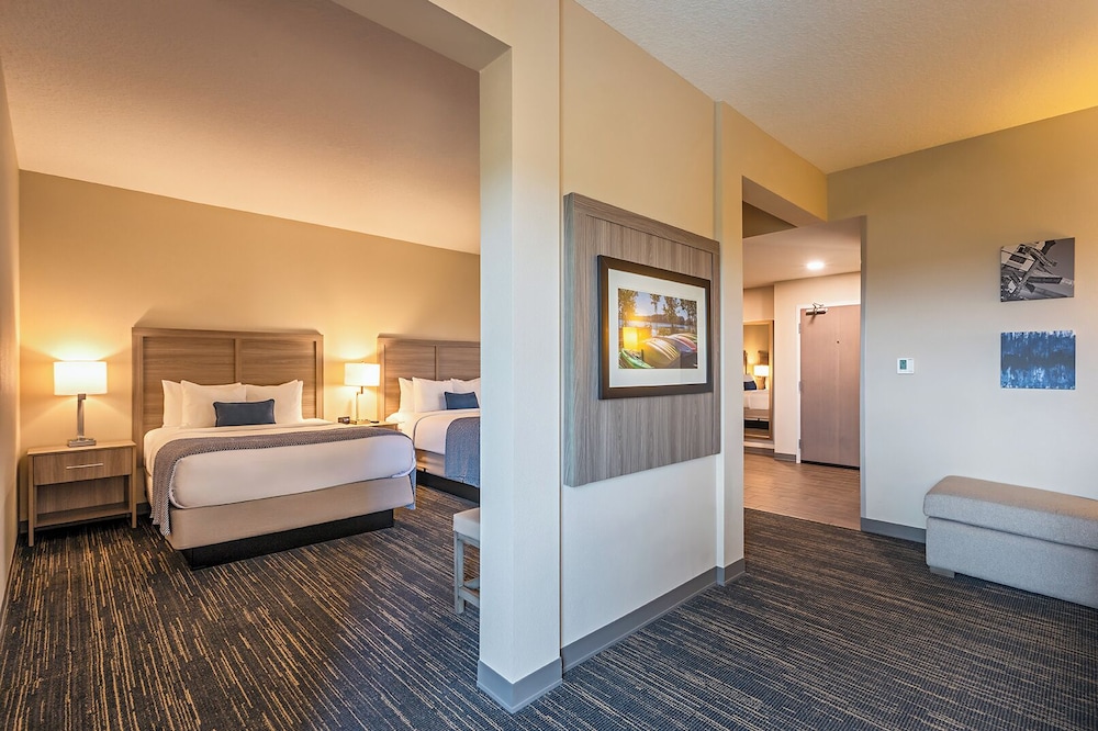 Pestana Orlando Suites - Lake Buena Vista — Hotel rooms in Orlando, Florida
