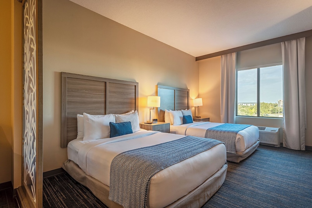Pestana Orlando Suites - Lake Buena Vista — Hotel rooms in Orlando, Florida