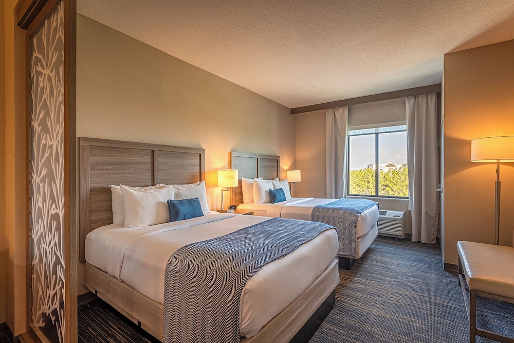 Pestana Orlando Suites - Lake Buena Vista — Hotel rooms in Orlando, Florida