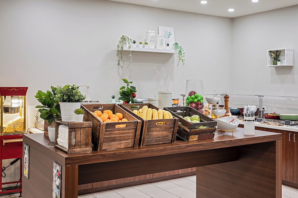 Pestana Orlando Suites - Lake Buena Vista — Restaurant & bars in Orlando, Florida