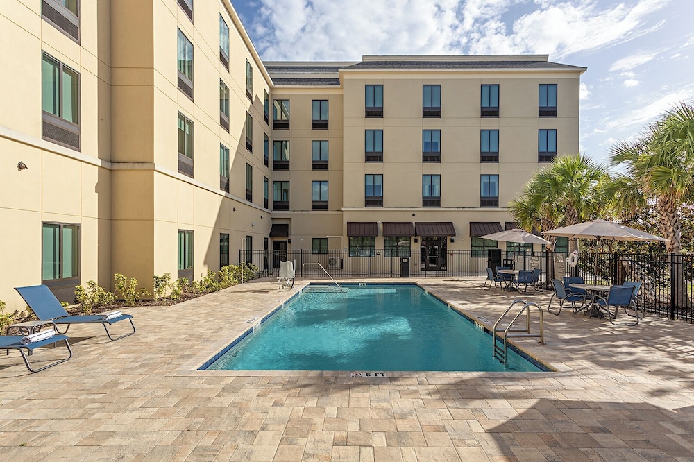 Pestana Orlando Suites - Lake Buena Vista — Swimming pool in Orlando, Florida