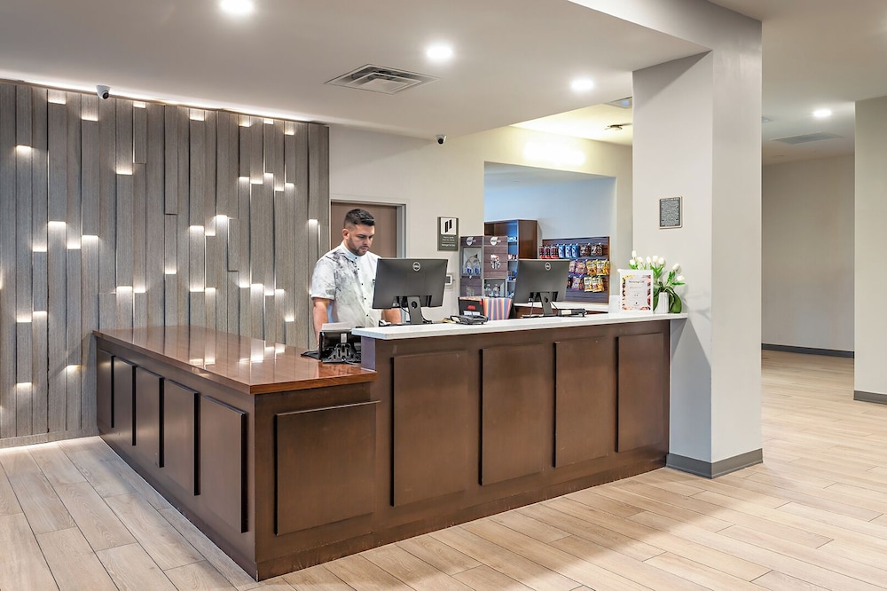 Pestana Orlando Suites - Lake Buena Vista — Hotel building in Orlando, Florida