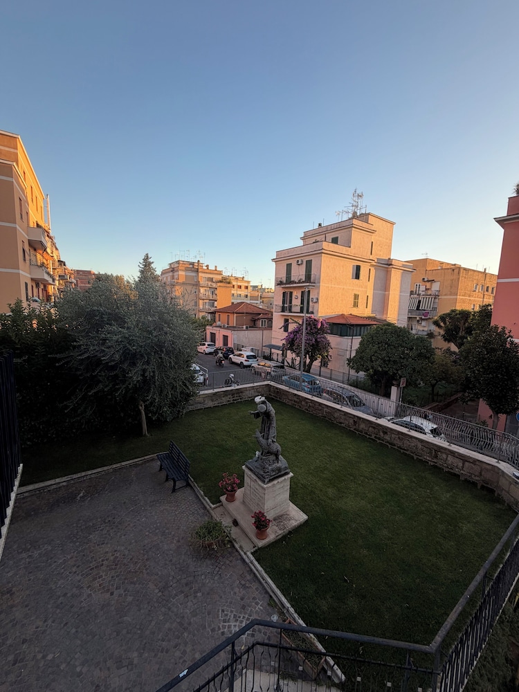 Palazzo Sant'Antonio Roma — Attractions in the area in Rome, Lazio