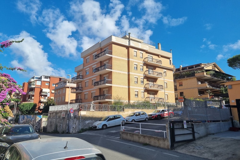 Palazzo Sant'Antonio Roma — Hotel building in Rome, Lazio