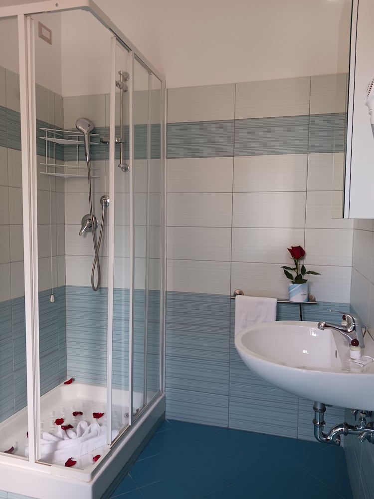 Palazzo Sant'Antonio Roma — Hotel rooms in Rome, Lazio