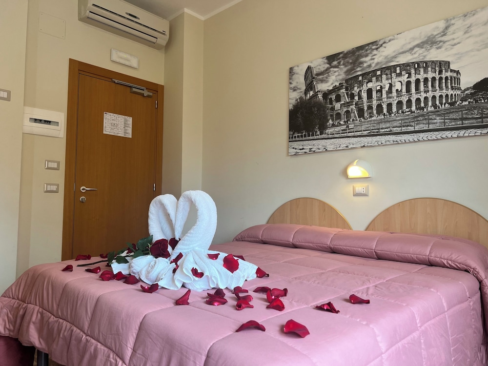 Palazzo Sant'Antonio Roma — Hotel rooms in Rome, Lazio