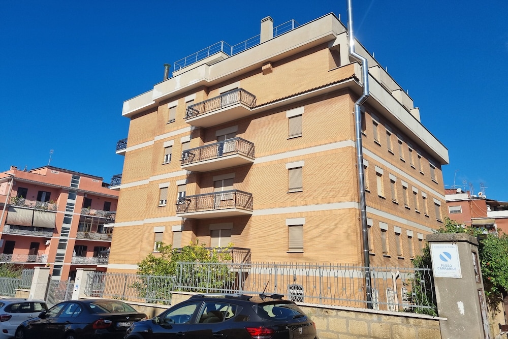 Palazzo Sant'Antonio Roma — Hotel building in Rome, Lazio