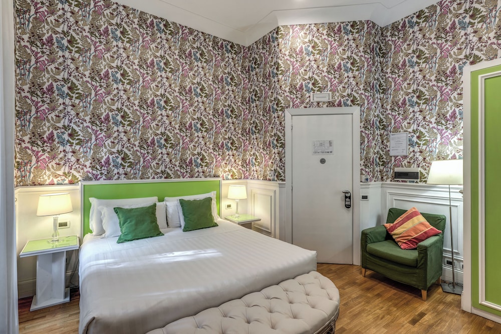 Mangili Garden Hotel — Hotel rooms in Rome, Lazio