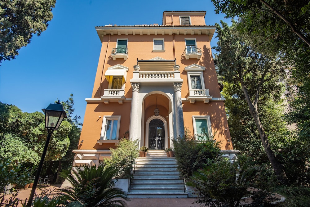 Mangili Garden Hotel — Hotel building in Rome, Lazio