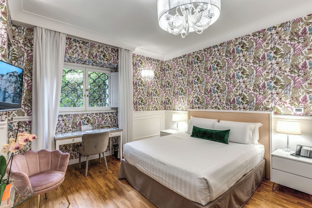 Mangili Garden Hotel — Hotel rooms in Rome, Lazio
