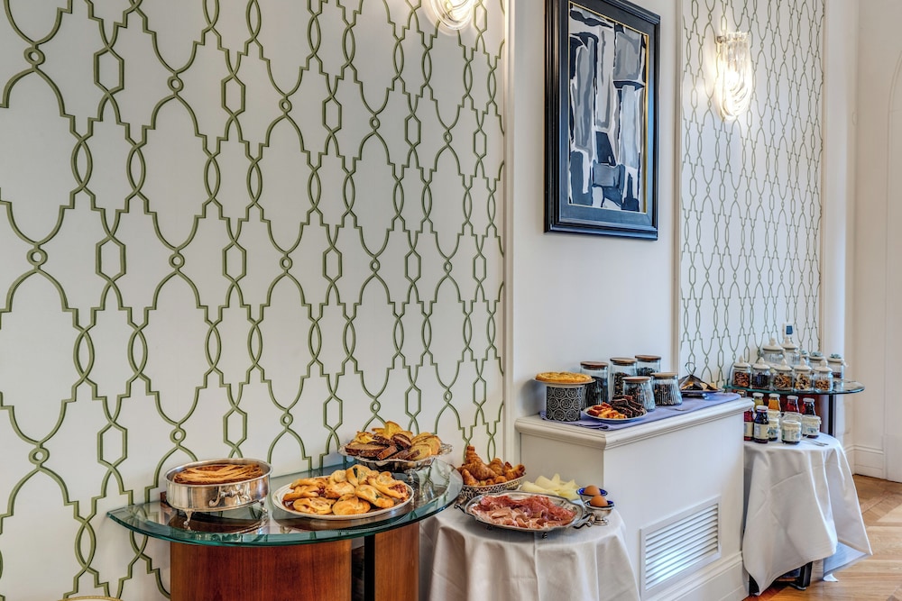 Mangili Garden Hotel — Restaurant & bars in Rome, Lazio