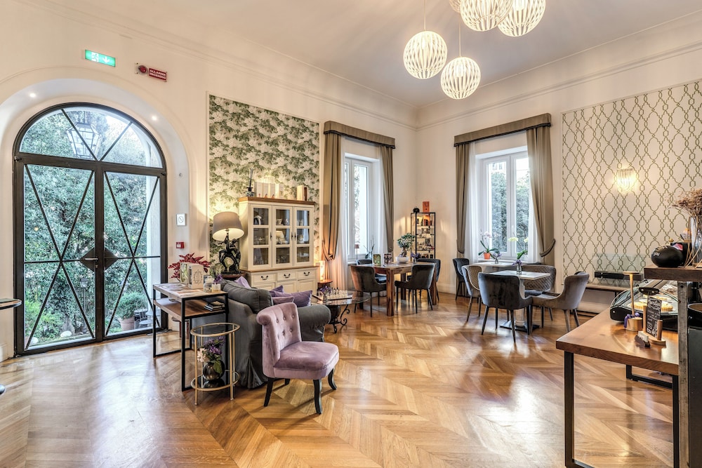 Mangili Garden Hotel — Restaurant & bars in Rome, Lazio