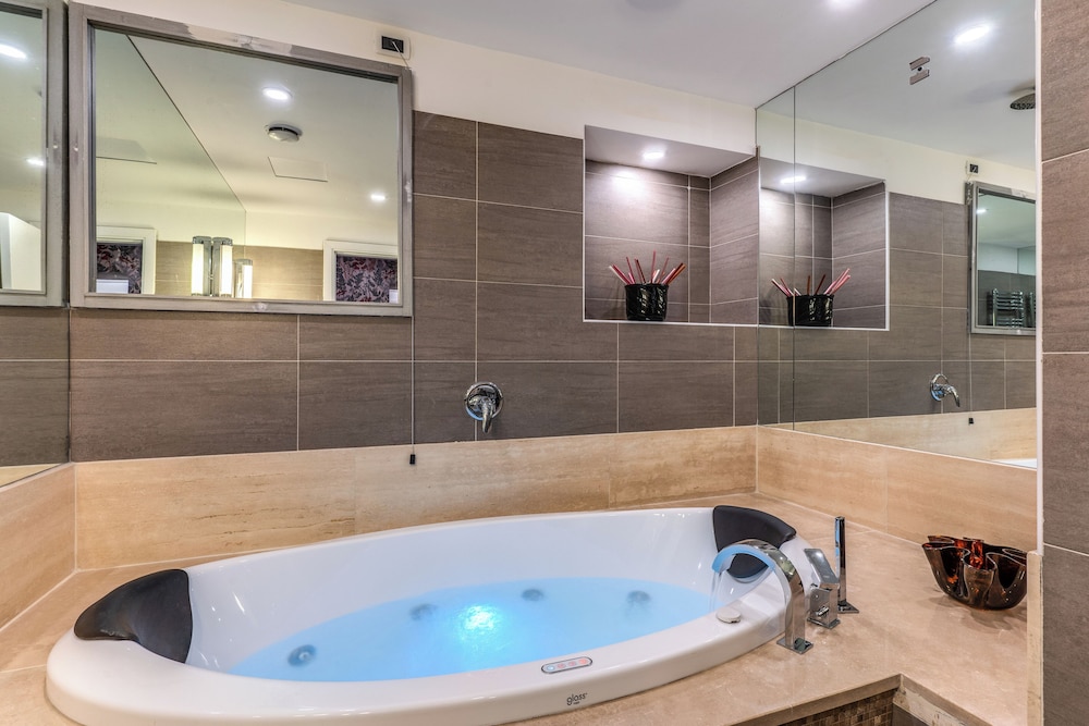 Mangili Garden Hotel — Spa in Rome, Lazio