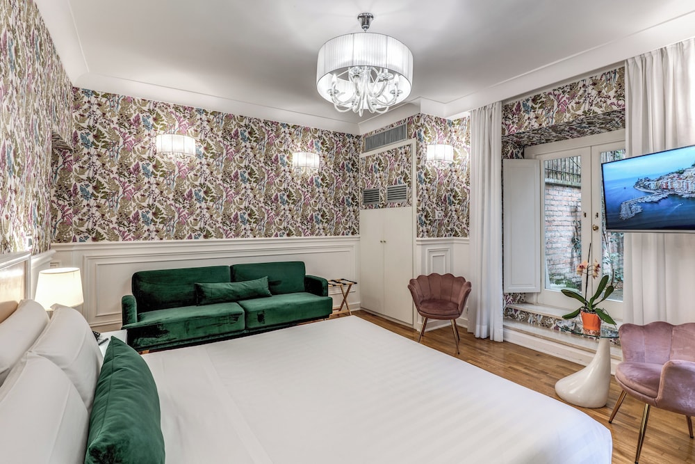 Mangili Garden Hotel — Hotel rooms in Rome, Lazio