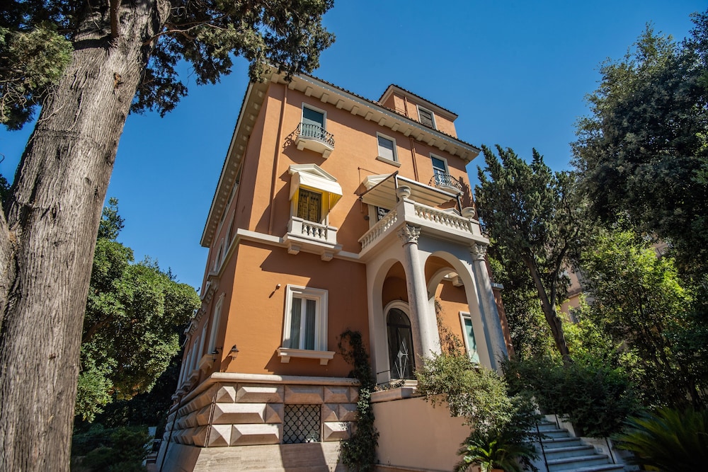 Mangili Garden Hotel — Hotel building in Rome, Lazio