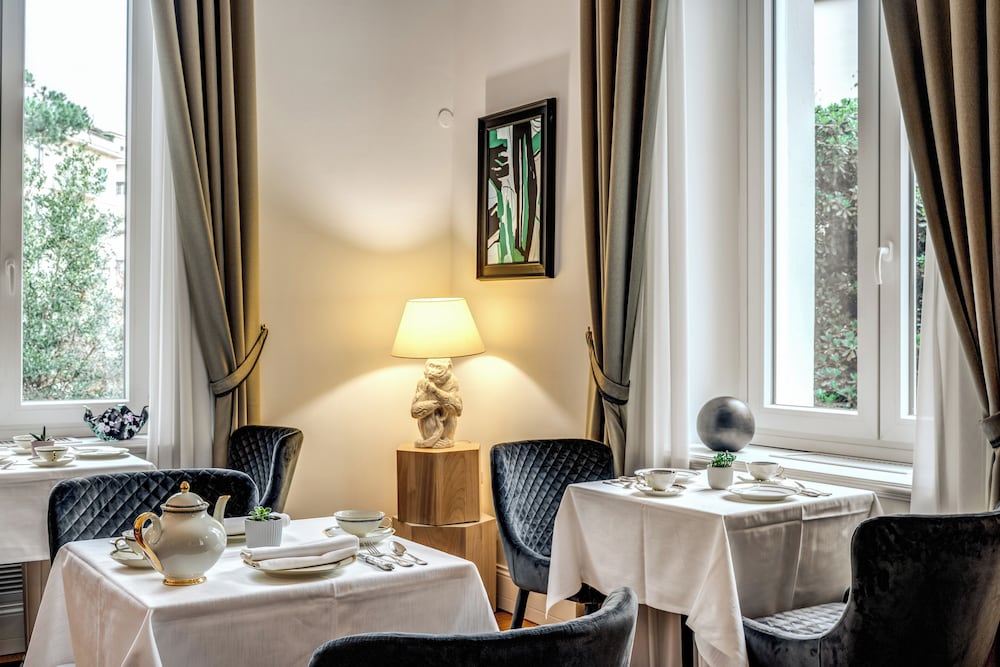 Mangili Garden Hotel — Restaurant & bars in Rome, Lazio